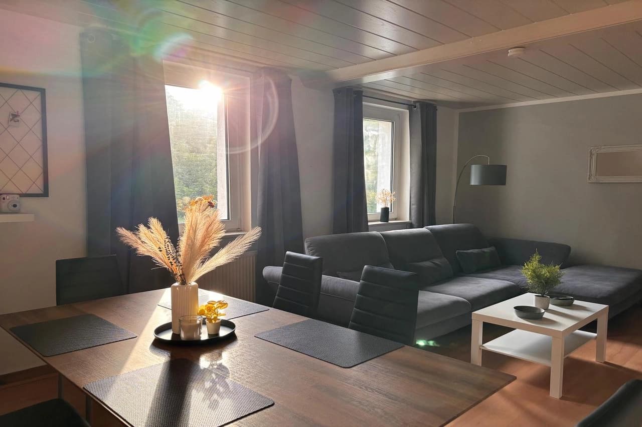 Wohnzimmer einer KS Stays Wohnung in Bielefeld